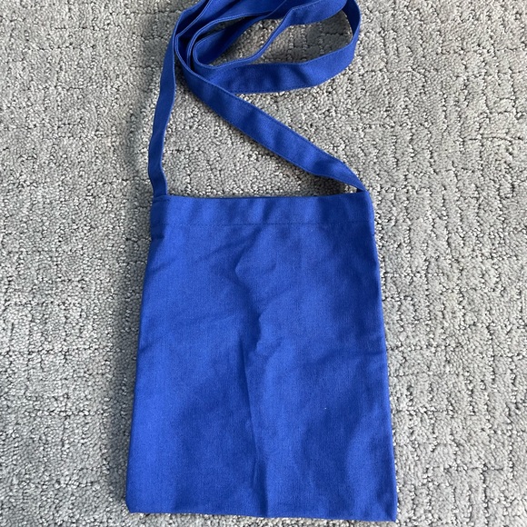 BTS Hybe Insight Exclusive MINI CROSS BAG Royal Blue 8.25” x 7” unisex - Picture 2 of 2